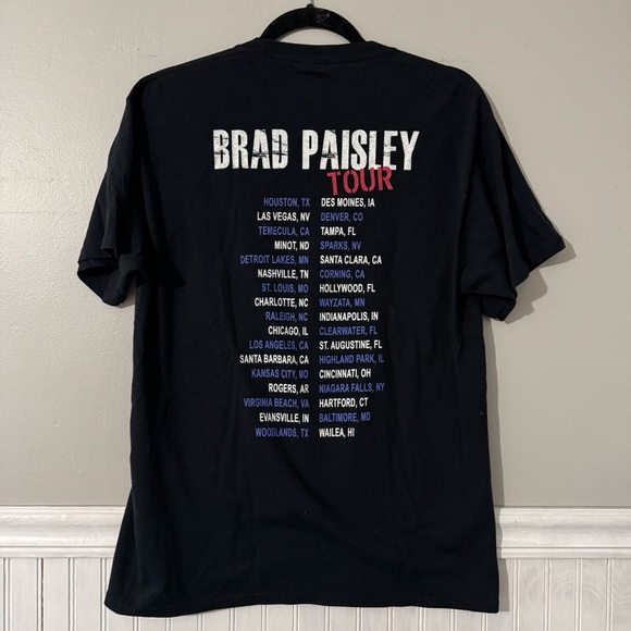 Brad Paisley Love And War Country Concert T-Shirt Adult Size Medium Black - Picture 2 of 6